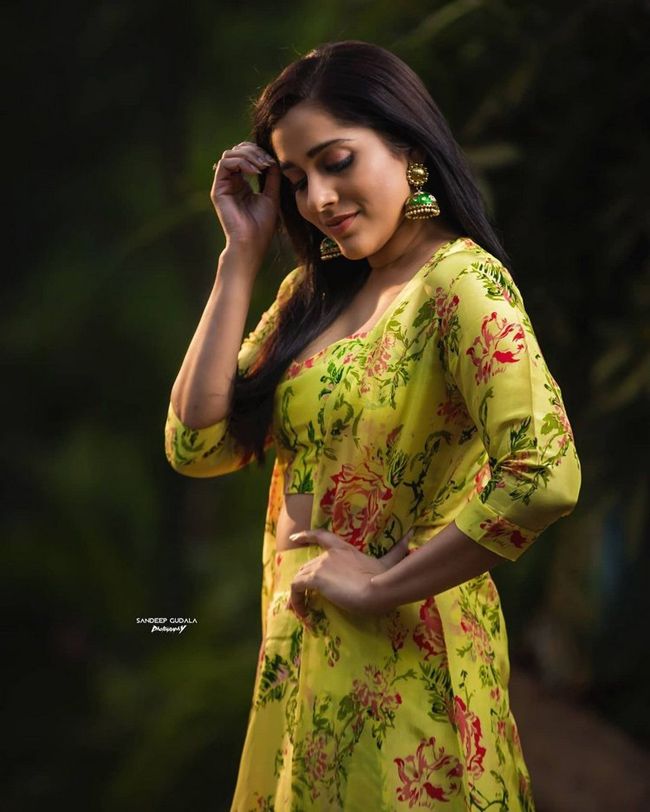 Rashmi Gautam Latest Instagram Pics
